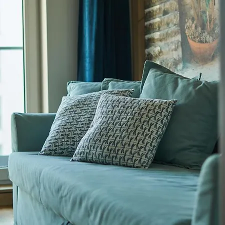 Provence Apartments, Apartament *